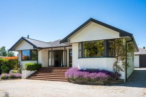 Το κτήριο όπου στεγάζεται  η παραθεριστική κατοικία