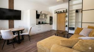 Η κουζίνα ή μικρή κουζίνα στο Samaya Apartment