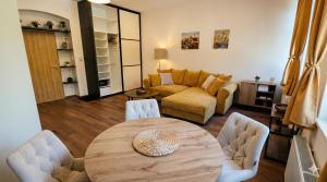 Χώρος καθιστικού στο Samaya Apartment