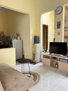 Et tv og/eller underholdning på Arshatama Guest House UII + 8 billeder