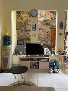 Et tv og/eller underholdning på Arshatama Guest House UII