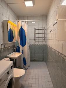 Et badeværelse på Helsinki Matinkylä Apartment