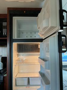 Η κουζίνα ή μικρή κουζίνα στο Island Beach Retreat Get-Away