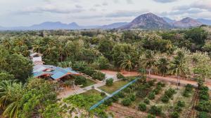 Peisaj natural din apropierea acestui hotel