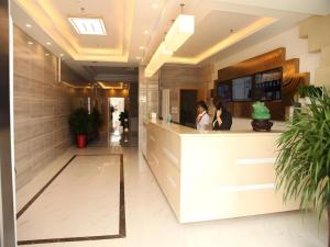 Ο χώρος του λόμπι ή της ρεσεψιόν στο GreenTree Inn Beijing Shunyi Fengbo Metro Station