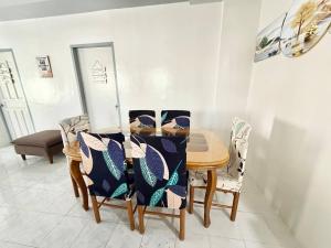 Χώρος καθιστικού στο The Happy Home HQ +4 φωτογραφίες