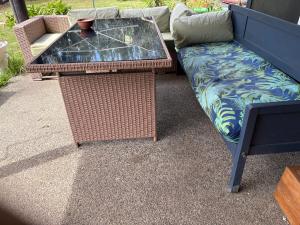 Χώρος καθιστικού στο Lake Ngatu Cottage