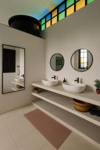 Koupelna v ubytování Loft BC 144 - Colonial Loft Charm + 29 fotografií