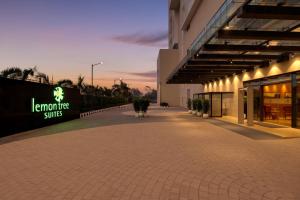 Tòa nhà nơi khách sạn tọa lạc