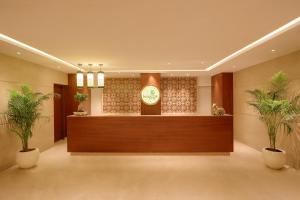 Khu vực sảnh/lễ tân tại Lemon Tree Suites, Gurugram +53 ảnh