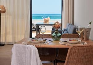 Γενική θέα στη θάλασσα ή θέα στη θάλασσα από  αυτό το σαλέ