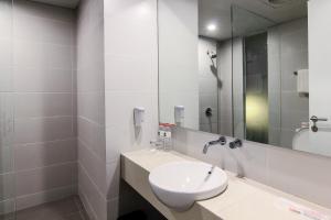 Bagno di favehotel Sudirman Bojonegoro