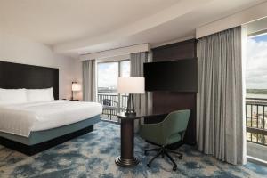 Ένα ή περισσότερα κρεβάτια σε δωμάτιο στο Hampton Inn & Suites Baton Rouge Downtown +38 φωτογραφίες