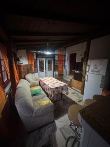 Posezení v ubytování Vila 8 camere Cazare Ploiești 20 Locuri, Parcare, Grătar, Bucătărie proprie