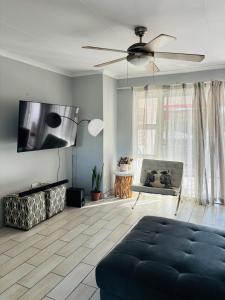 Μια τηλεόραση ή/και κέντρο ψυχαγωγίας στο Shelmy