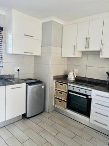 Η κουζίνα ή μικρή κουζίνα στο Shelmy