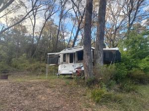 Peisaj natural din apropierea acestui camping
