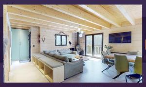 Posezení v ubytování Chalet du Bonheur