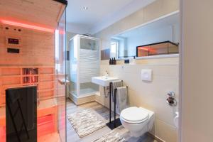 Koupelna v ubytování FlowApartment Hof, 24h Checkin, IR-Sauna, Parkplatz, WLan250Mbit + 39 fotografií