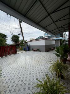 Το κτήριο όπου στεγάζεται  ο ξενώνας +13 φωτογραφίες