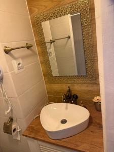 Ένα μπάνιο στο Golden Central Studio