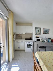 Fotografie z fotogalerie ubytování Apartment 2 steps from Ile-Rousse Beach v destinaci LʼÎle-Rousse