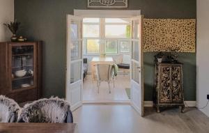 Χώρος καθιστικού στο Nice Home In Thyholm With Wifi