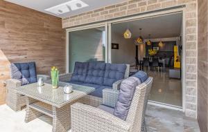 Χώρος καθιστικού στο Cozy Apartment In Pula