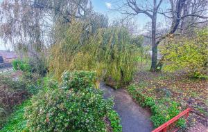 Vườn quanh 3 Bedroom Beautiful Home In Renty