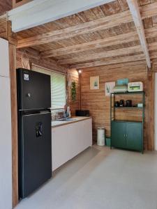 Nhà bếp/bếp nhỏ tại Cloud Studio Tiny House +8 ảnh