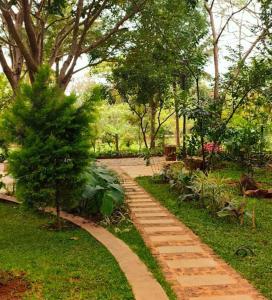 O grădină în afara Trisara Boutique Stay