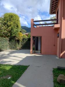 Здание гостевого дома +9 фотографий