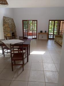 Гостиная зона в Quarto independente Ilhabela mansão