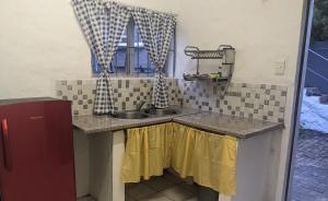 Η κουζίνα ή μικρή κουζίνα στο Garden Cottage