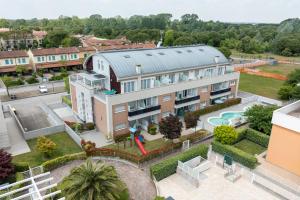 Tòa nhà nơi căn hộ tọa lạc