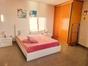 Postel nebo postele na pokoji v ubytování Studio Two | Massapez | Fajã da Ovelha | Calheta