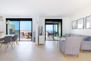 Χώρος καθιστικού στο House with Private Spa and Pool, with access to Sauna and Gym