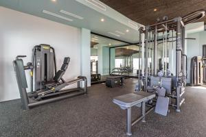 Γυμναστήριο ή/και όργανα γυμναστικής στο House with Private Spa and Pool, with access to Sauna and Gym