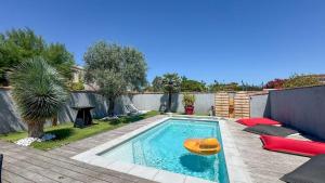 Swimmingpoolen hos eller tæt på Superbe villa avec piscine chauffée