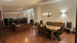 Μια τηλεόραση ή/και κέντρο ψυχαγωγίας στο Pouso Du'Vagar