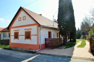 Budova, v ktorej sa dovolenkový dom nachádza