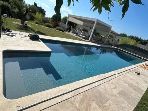 Πισίνα στο ή κοντά στο Chambres d'hôtes à Fontarèches