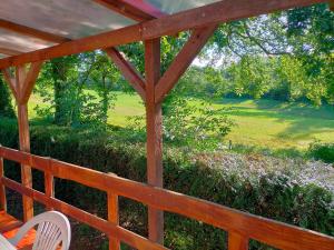 Κήπος έξω από το les chalets d'alzen