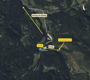 a map of the channel in the amazon with a yellow line describing the damage at Treehouse - Alpinlake Apartments in Grünau im Almtal +11 photos