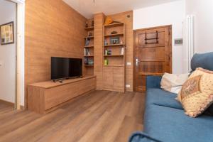 Μια τηλεόραση ή/και κέντρο ψυχαγωγίας στο El Mugo-Boscoverde 1