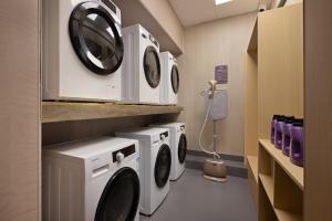 Fotografie z fotogalerie ubytování ELong Hotel 艺 龙 酒 店 - Guilin Elephant Trunk Hill Scenic Area Two Rivers and Four Lakes Branch v destinaci Kuej-lin