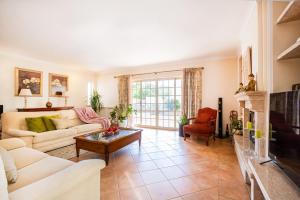 Χώρος καθιστικού στο Villa Punta Cana by Algarve Vacation