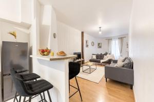 Χώρος καθιστικού στο Charmant T3 en bord de marne, centre ville proche Disneyland & Paris