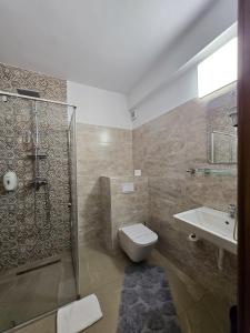 Ένα μπάνιο στο Hotel Delaf +30 φωτογραφίες