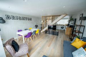 Et opholdsområde på Boutique-Style Apartment in Heart of Brighton Lanes + 39 billeder